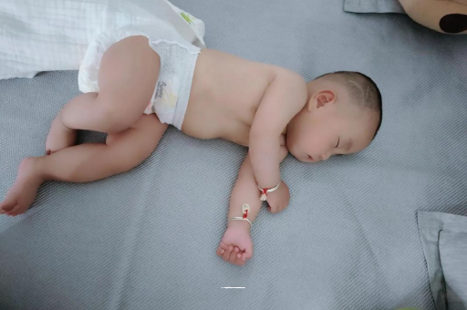 汶上六个月宝宝眼睛散光 汶上六个月宝宝眼睛散光